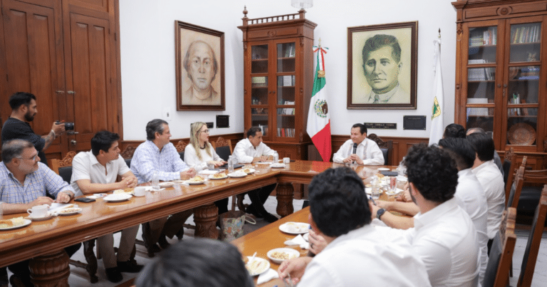 el gobernador del estado, llama a empresarios a transformar juntos el transporte público de yucatán