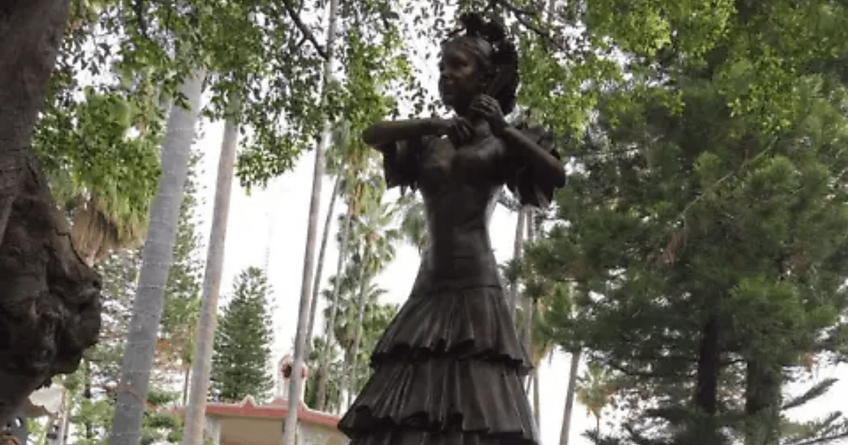 Escultor defiende estatua de Florinda Meza ante críticas de fans de Chespirito