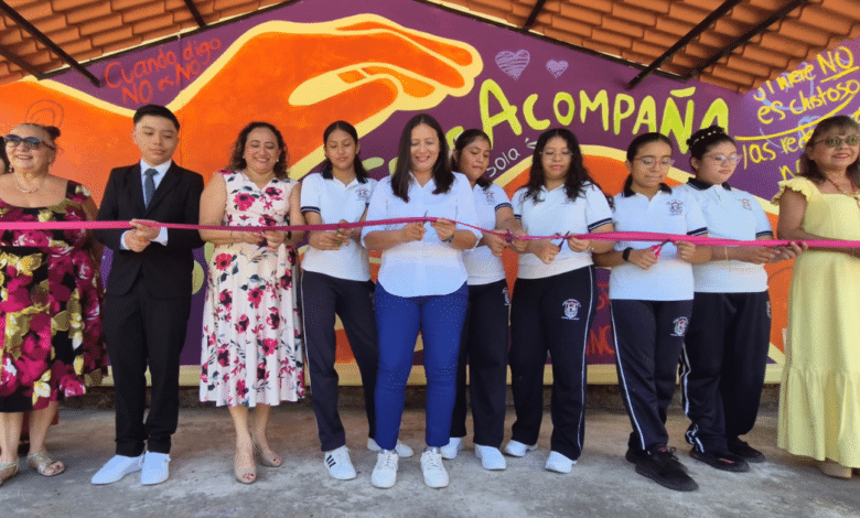 estudiantes de komchén y cepredey promueven cultura de paz con mural artístico