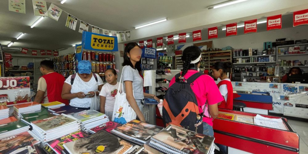 familias de yucatán ya se preparan en compras de útiles escolares