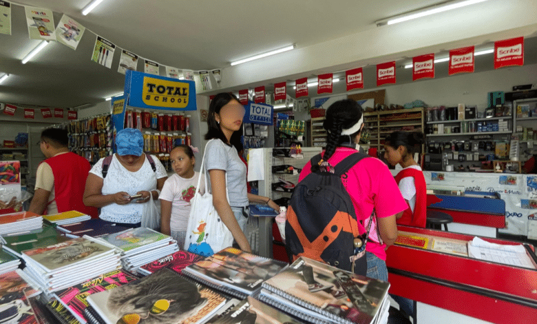 familias de yucatán ya se preparan en compras de útiles escolares