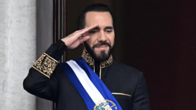 La Asamblea Legislativa, liderada por el partido de Bukele, aprobó reformas que permiten la reelección indefinida y amplían el mandato a seis años.
