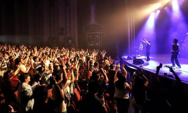 Odisseo y Moon Jungle llenan de energía el teatro Manzanero