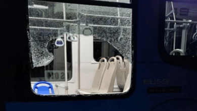 joven rompe ventana de va y ven en caucel tras pensar que sería víctima de un delito