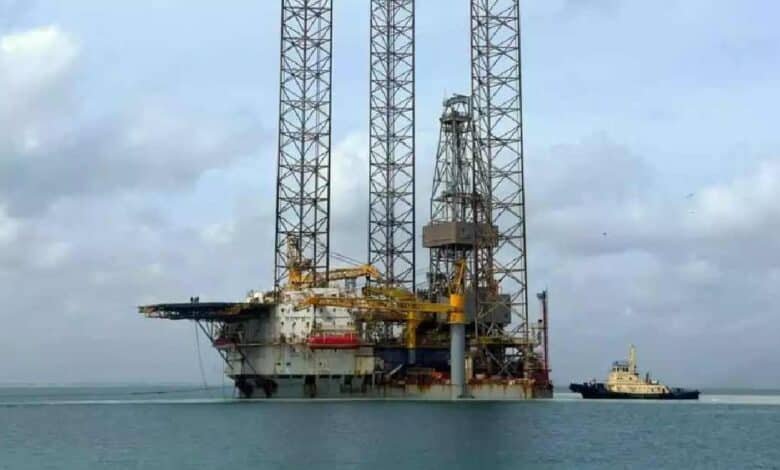 Plataforma petrolera llega a Progreso, Yucatán, para mantenimiento: Asipona