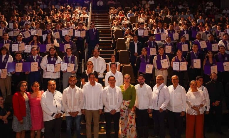 Egresan 98 ingenieros de la UPY en áreas de alta tecnología