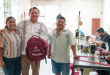 “bienestar en tu escuela” impulsa empleo y orgullo artesanal en huhí con producción de mochilas