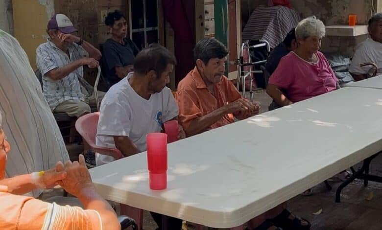 Invitan a celebrar con regalos a abuelos en Mérida