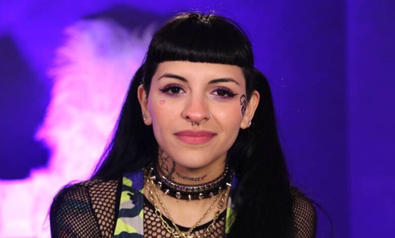 Cazzu enternece a fans con momento de Inti tocando el piano