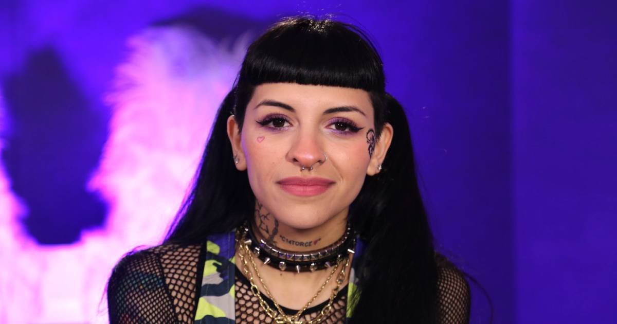 Cazzu enternece a fans con momento de Inti tocando el piano