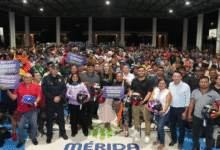 cecilia patrón protege a repartidores con entrega de más de 500 cascos certificados