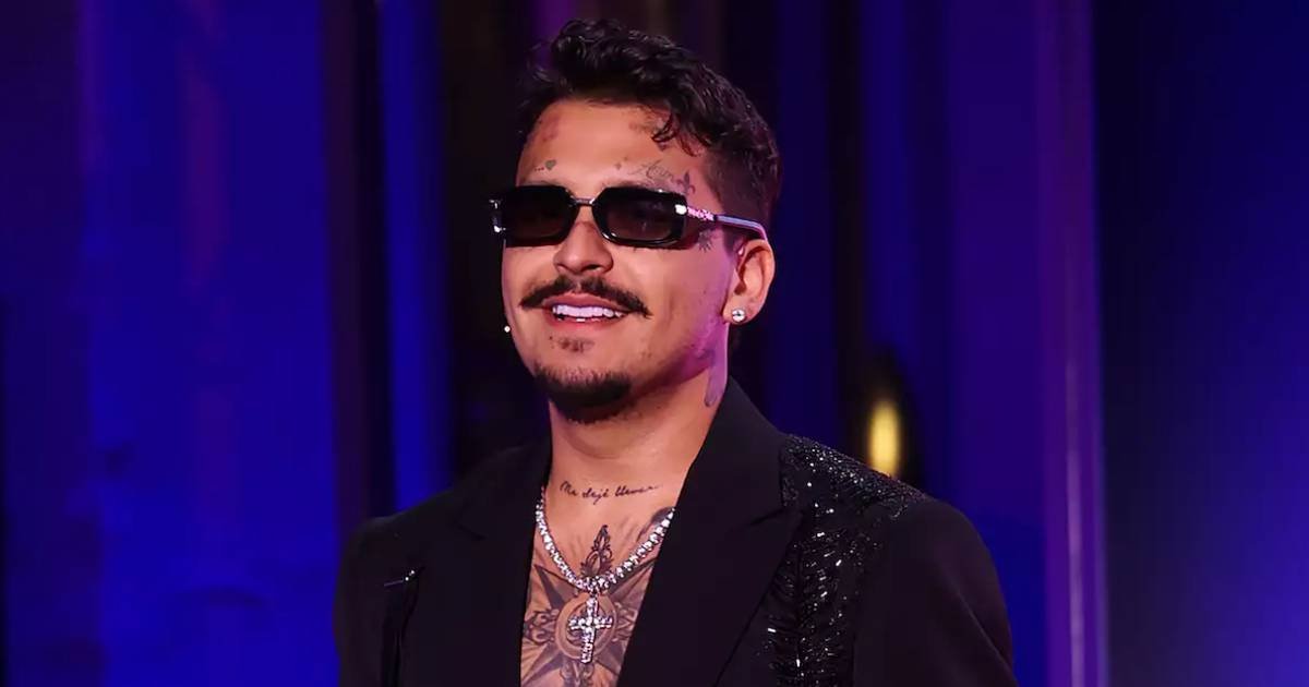 Christian Nodal dice que Cazzu le rompió el corazón y le pide perdón
