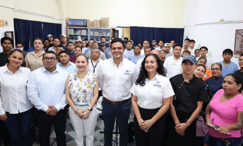 El Ayuntamiento, la SSY y la Canirac unieron esfuerzos en un curso de “Manejo Higiénico de Alimentos”, con la participación de más de 30 restaurantes del puerto y sus comisarías.