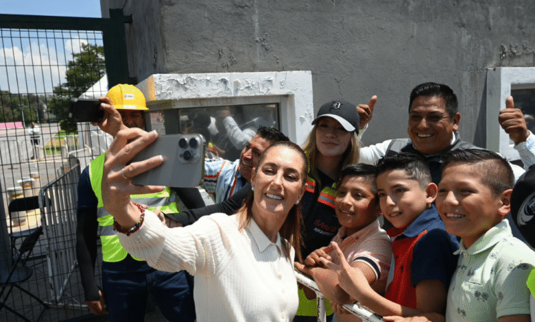 Los 30 trenes de repavimentación representan una inversión de mil 692 mdp: 20 se emplearán para atender 15 estados y 10 se donarán a municipios del Plan Integral para el Oriente del Estado de México 