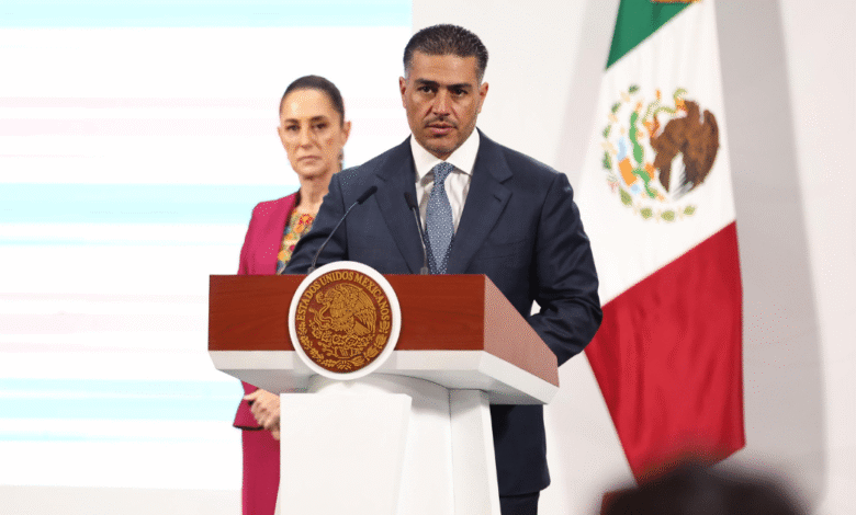 La Presidenta de México resaltó que la disminución es producto de la implementación de los 4 ejes de la Estrategia Nacional de Seguridad: Atención a las causas; consolidación de la Guardia Nacional; fortalecimiento de la inteligencia e investigación y coordinación entre las instituciones de seguridad