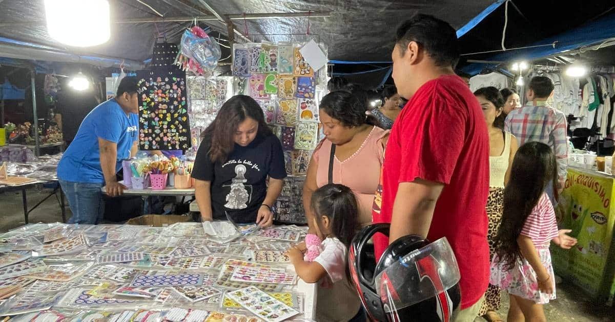 familias meridanas aprovechan comprar útiles en tianguis