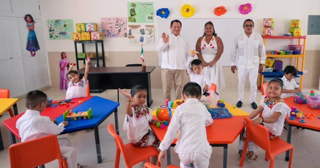 gobernador joaquín díaz mena entrega nueva aula en el preescolar indígena “cuitláhuac” de tixcacal 0