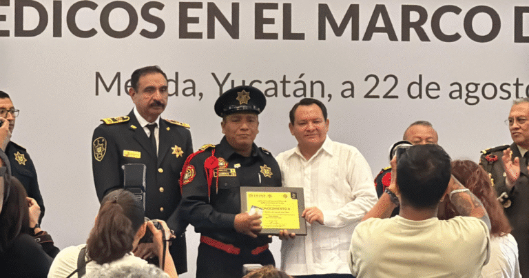 gobierno del estado reconoce labor de bomberos y paramédicos en yucatán