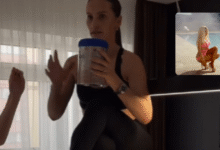 Influencer rusa se rompe la espalda al intentar el “Stiletto Challenge” en su cocina