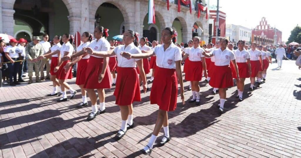 invitan a escuelas de mérida a participar en desfile cívico por la independencia de méxico (1)