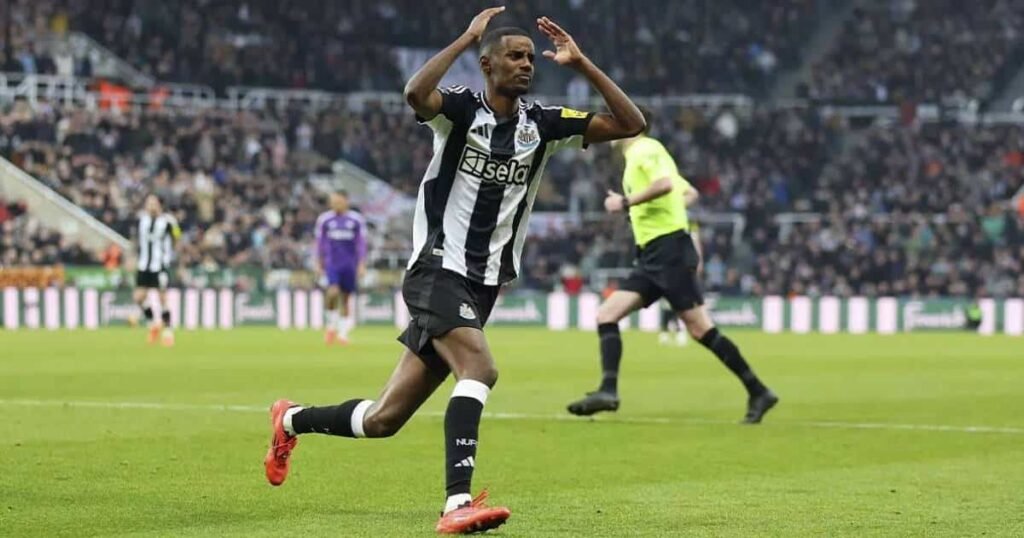 liverpool busca cerrar a alexander isak antes del cierre de fichajes 2
