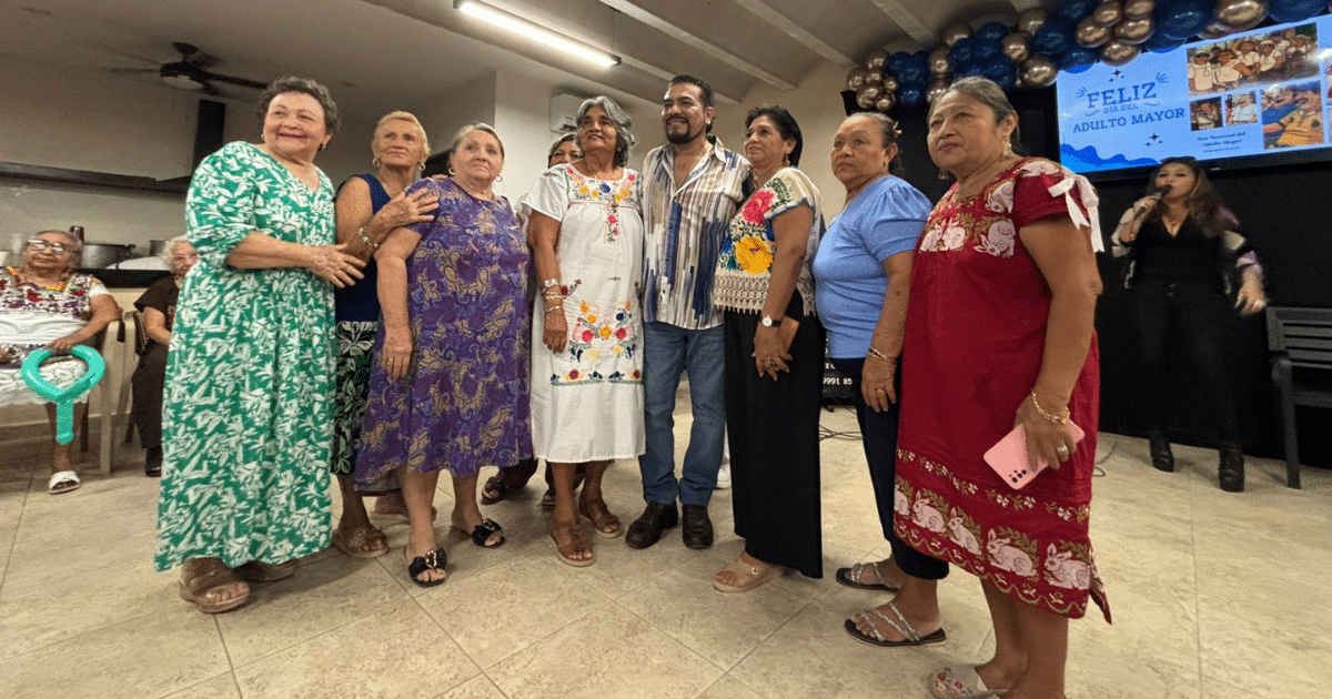 Kanasín celebra el Día del Adulto Mayor con música, baile y festejo para los abuelitos