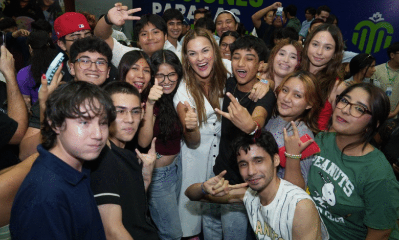 Presenta Cecilia Patrón acciones a juventudes meridanas