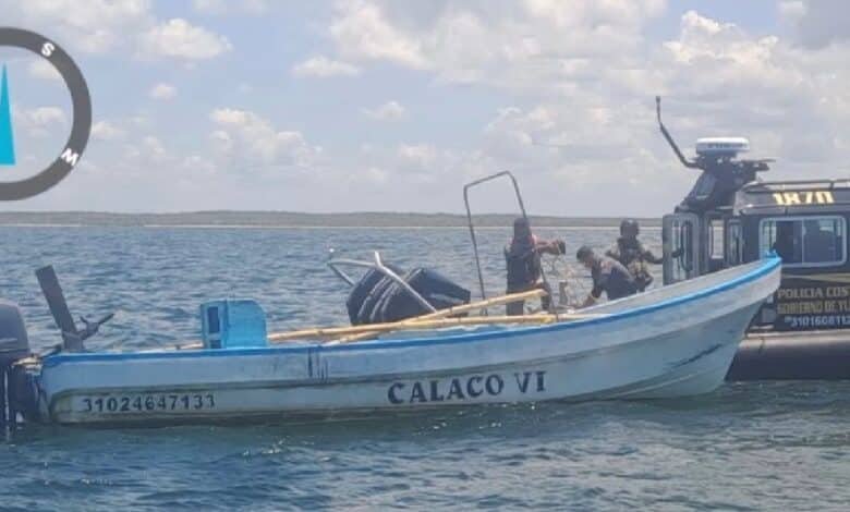 Marina asegura embarcación irregular durante operativo en Dzilam de Bravo, Yucatán
