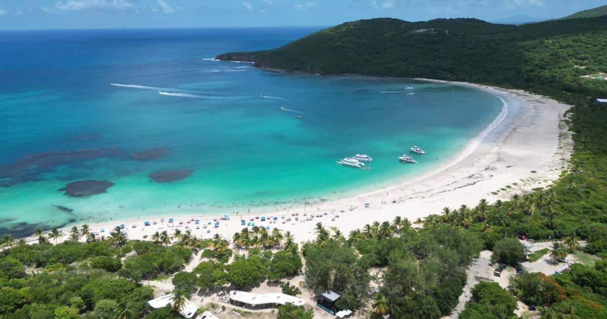 Playa Flamenco Joya caribeña de Puerto Rico