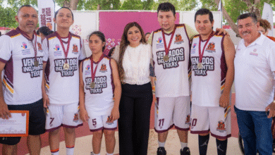 La Presidenta Honoraria del DIF Yucatán, Mtra. Wendy Méndez Naal, encabezó la premiación de los 12 equipos participantes, entregando medallas, placas y material deportivo.
