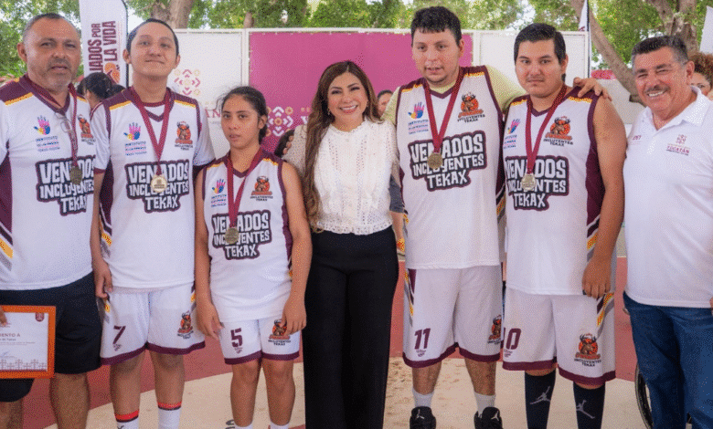 La Presidenta Honoraria del DIF Yucatán, Mtra. Wendy Méndez Naal, encabezó la premiación de los 12 equipos participantes, entregando medallas, placas y material deportivo.