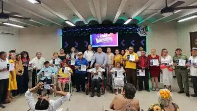 Abuelitos de Kanasín brillan en concurso y anuncian nuevas casas para adultos mayores
