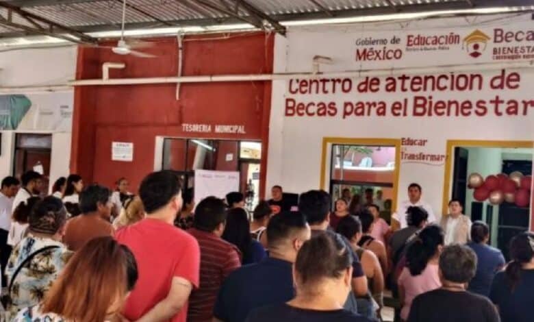 Abren ocho Centros de Atención de Becas para el Bienestar en Yucatán