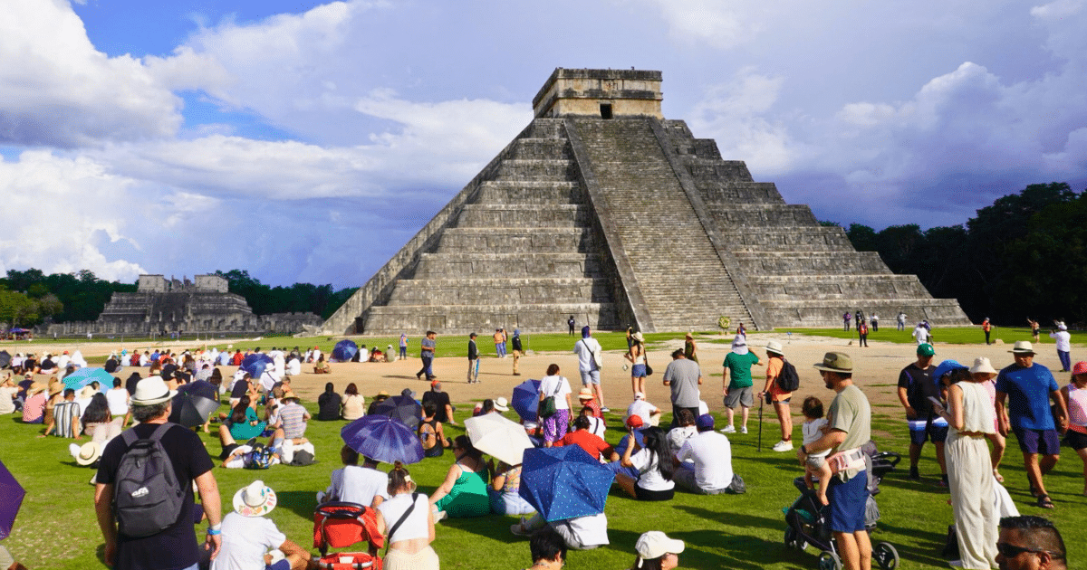 chichén itzá recibe el equinoccio de otoño con afluencia récord de visitantes