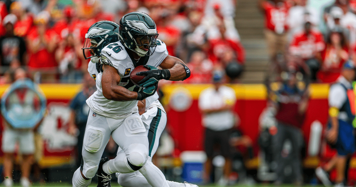 Las Águilas vencieron 20-17 a los Jefes con aportes clave de Jalen Hurts y Saquon Barkley, consolidando su dominio reciente sobre Kansas City en la NFL.