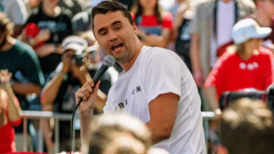 El activista y aliado de Donald Trump murió tras recibir un disparo en un campus de la Universidad del Valle de Utah; el hecho es investigado como un asesinato político.