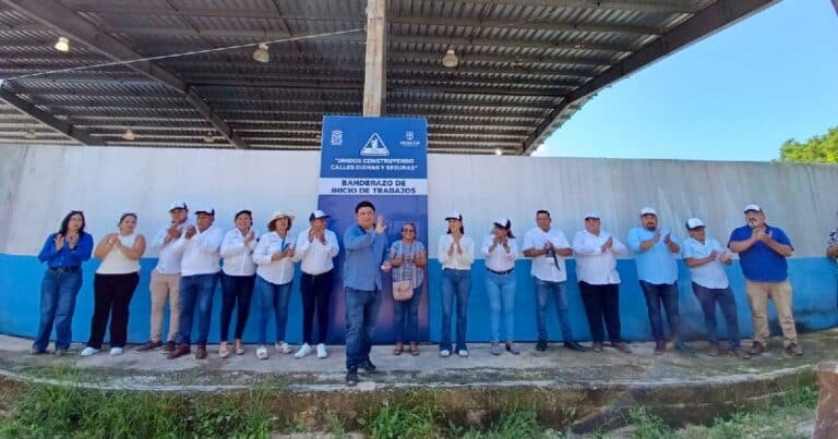 Edwin Bojórquez abanderó inicio de construcción de calles en Francisco Villa Oriente, Kanasín