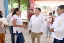 Segey atiende necesidades de escuelas en Peto con jornadas de trabajo y entrega de apoyos