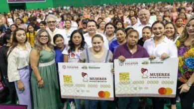 Yucatán refuerza apoyo a madres autónomas con entrega de tarjetas Mujeres Renacimiento