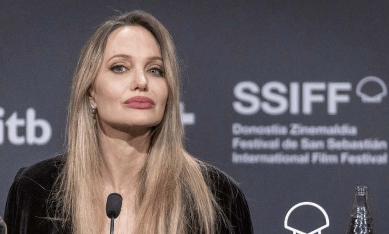 Durante la presentación de Couture en el Festival de San Sebastián, Angelina Jolie afirmó que “no reconoce” a Estados Unidos por la creciente división y las amenazas a las libertades personales.
