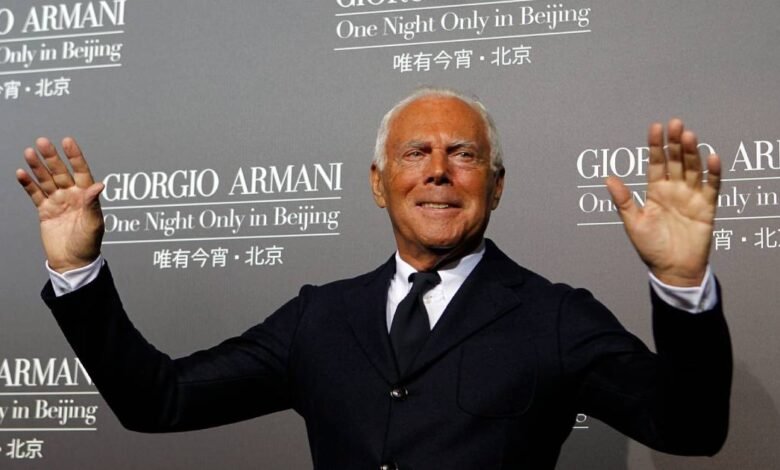 Muere Giorgio Armani a los 91 años el ícono de la moda que transformó el lujo eterno