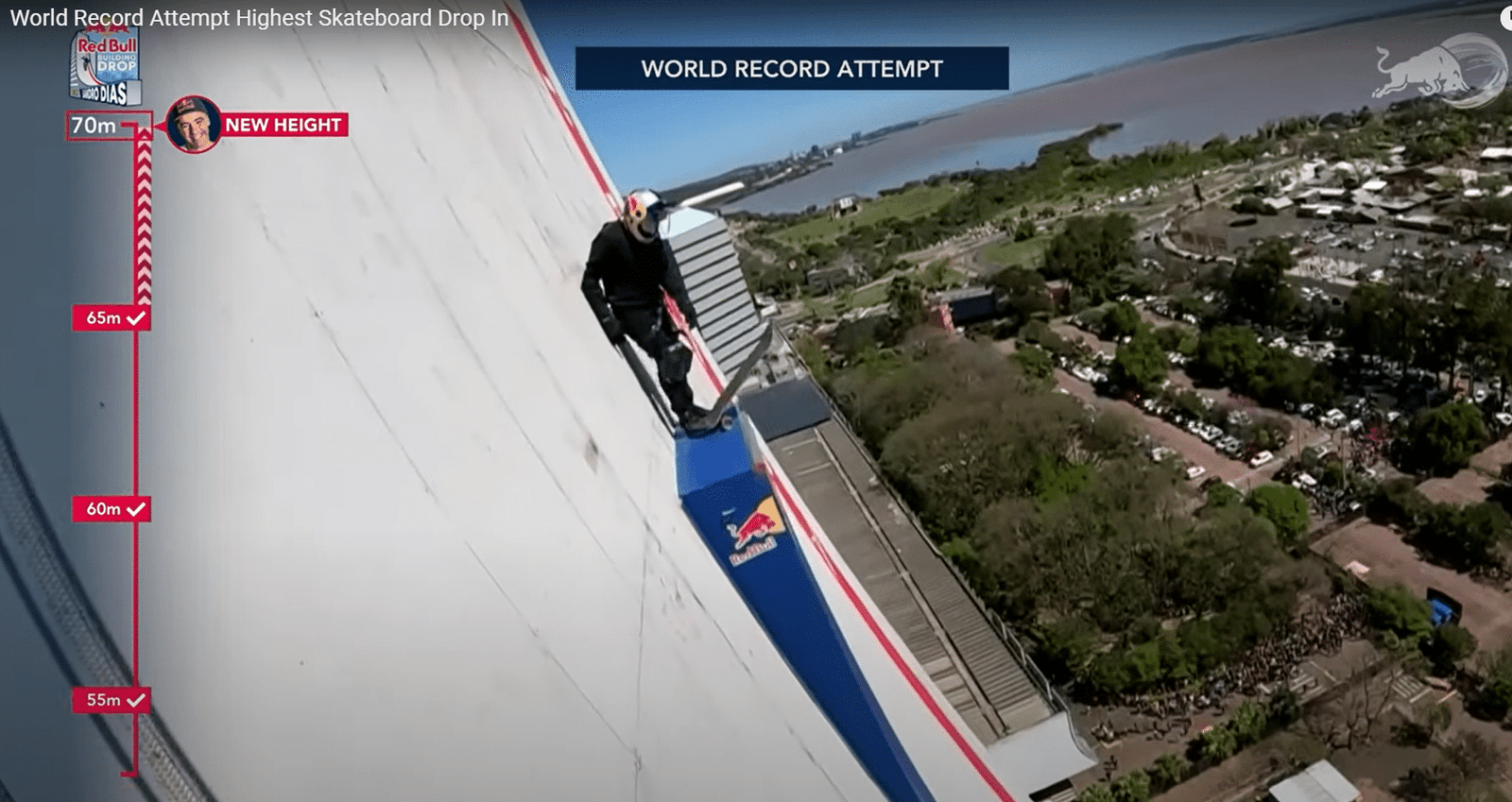 El ícono brasileño del skate, Sandro Dias —alias “Mineirinho”— se enfrenta al reto más ambicioso de su carrera: descender por la curva del edificio administrativo Fernando Ferrari (CAFF)