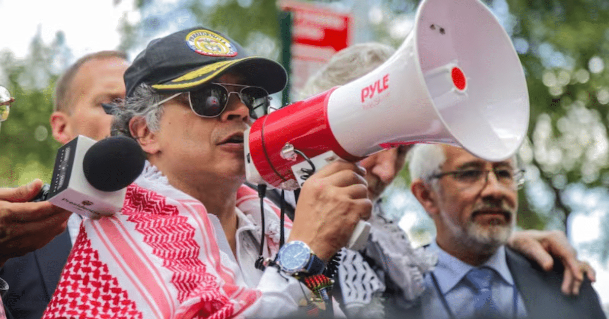 Roger Waters y Petro encabezan marchas en Nueva York; Washington revoca visa al presidente de Colombia (Foto por La Tercera)