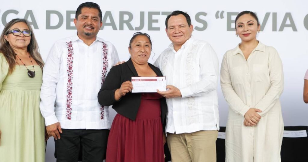 yucatán entrega tarjetas “elvia carrillo puerto” a madres autónomas con programa mujeres renacimiento (2)