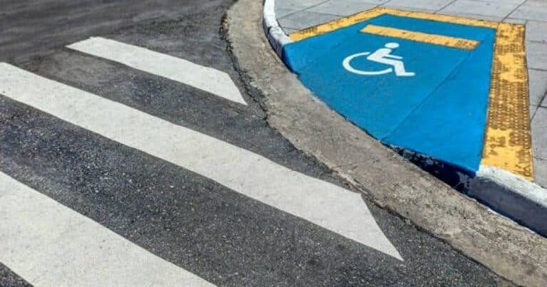 ahahCecilia Patrón anuncia programa para dotar de rampas a todos los parques de Mérida