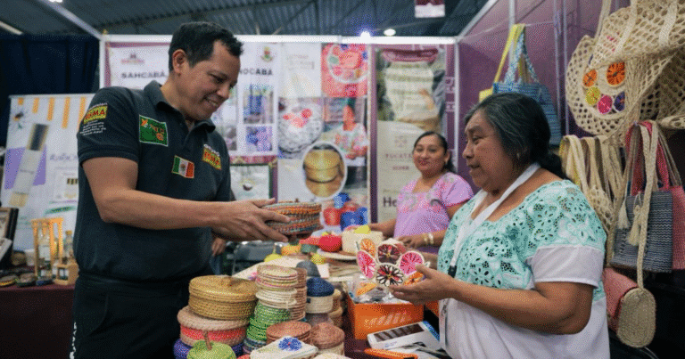 artesanos brillaron en la semana de yucatán en méxico