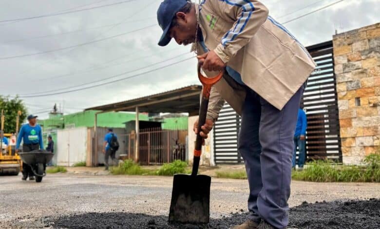 Disminuyen 74 reportes diarios de baches en Mérida respecto a 2024