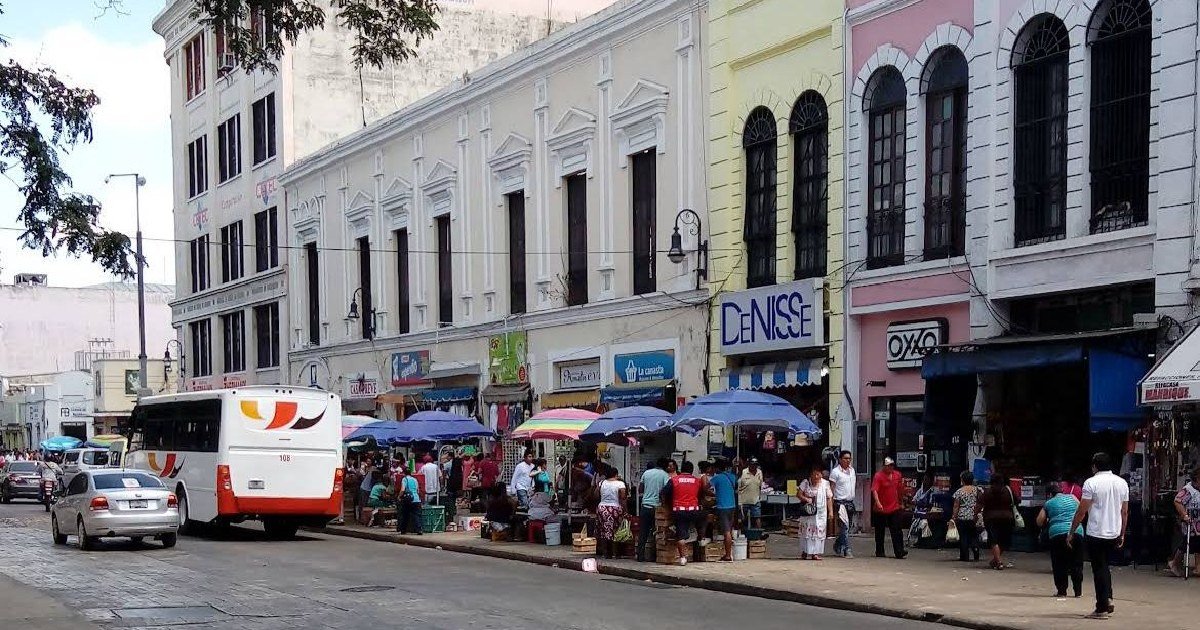 Refuerzan operativos para evitar el crecimiento del comercio informal en temporada de Halloween y fin de año