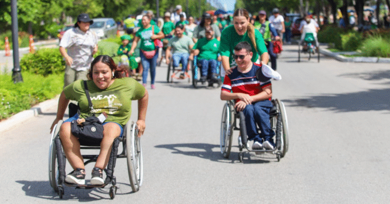 cecilia patrón encabeza rodada por el día mundial de la parálisis cerebral en mérida