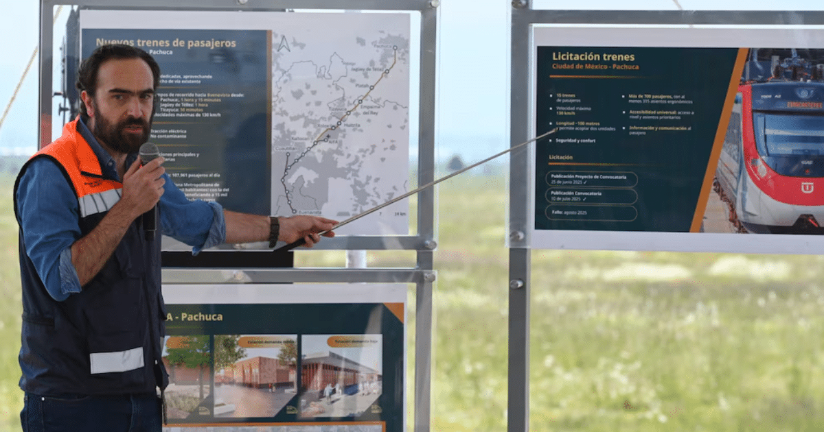 Claudia Sheinbaum bautiza el “Tren del Golfo de México” y anuncia avances tecnológicos en su primer año de gobierno